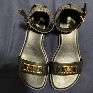 Michael Kors size 7